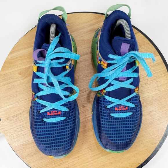 Nike Youth LeBron Witness 7 Basketball Sneakers Blue Multi 6 Big Kid DQ8650-400 - Picture 4 of 12